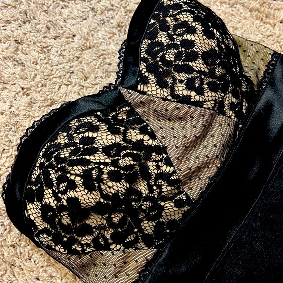 Teeze Me Junior Size 3 strapless mini lace dress. - Picture 4 of 8